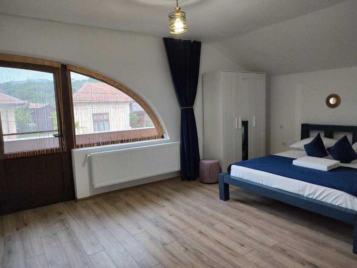 Dania&Petru Residence Tîrgu Ocna Exteriör bild