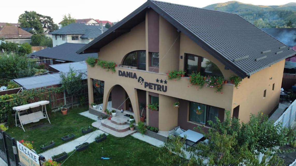 Dania&Petru Residence Tîrgu Ocna Exteriör bild